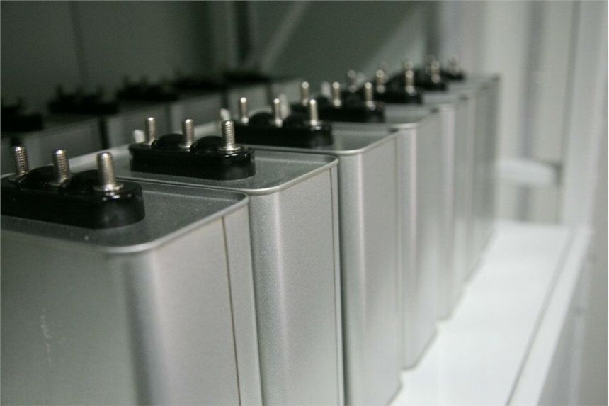 電容器能通過直流電嗎？為什么？