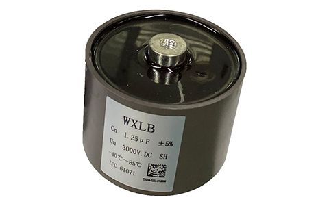 為什么電容器可以濾波直流電壓呢？